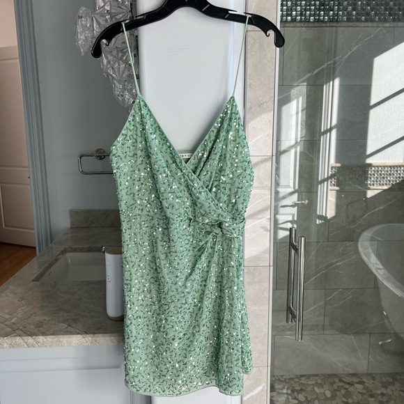 ALICE + OLIVIA CELESTINE EMBROIDERED WRAP DRAPED MINI DRESS - Picture 7 of 15